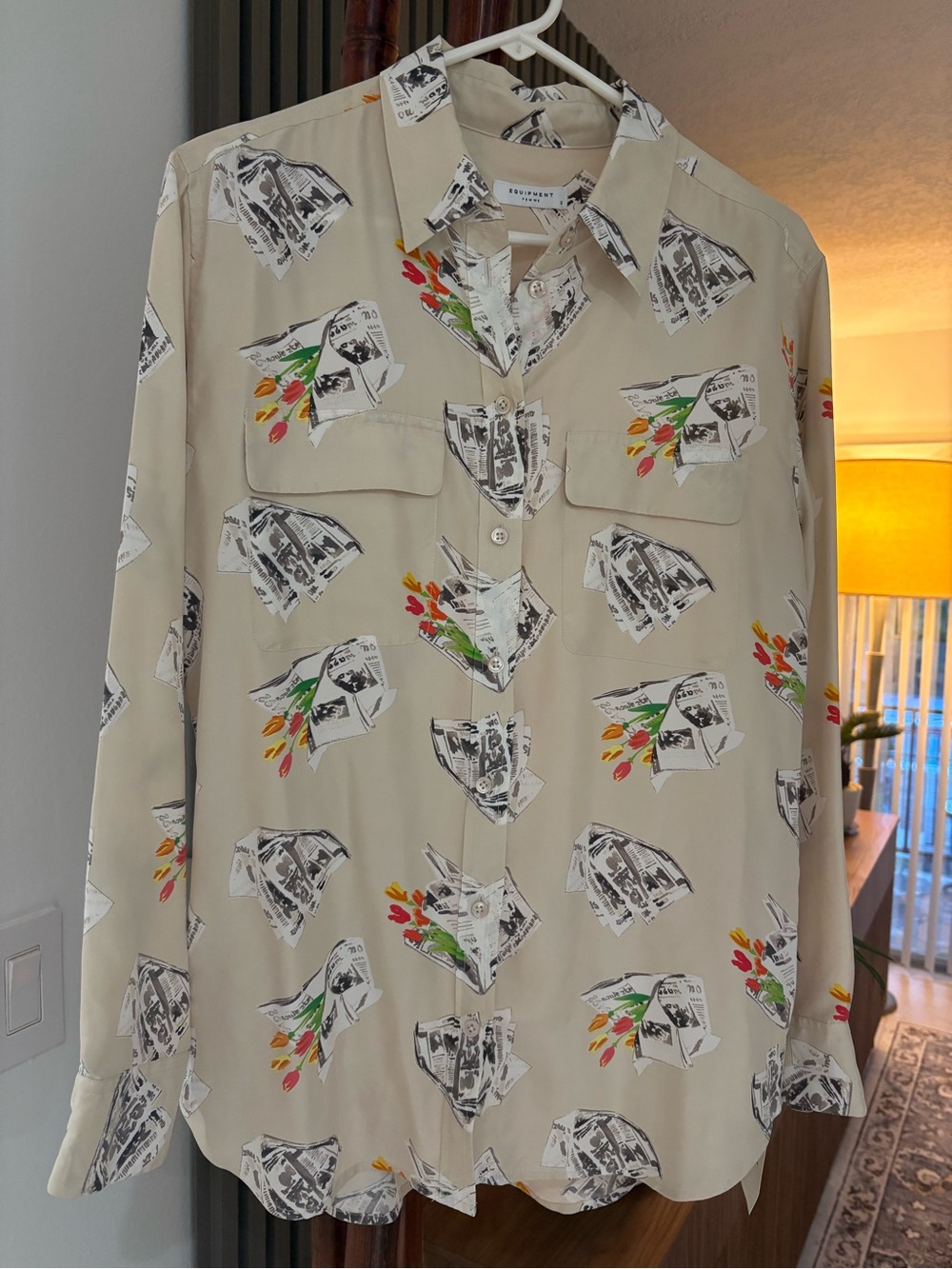 Equipment Femme Cream Newspaper & Floral Print Button Shirt - Small - NWT